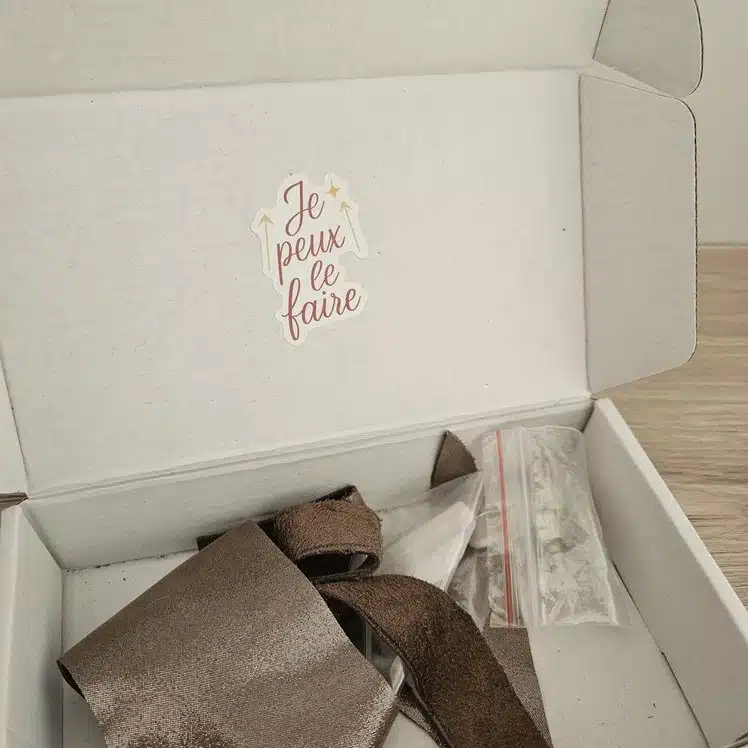 Kit DIY petit porte-monnaie en cuir - L'Atelier à la maison by Plum'paillettes – Image 3